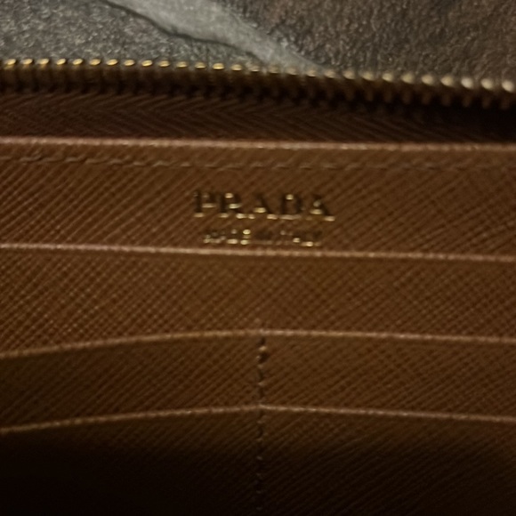 large PRADA wallet - Picture 6 of 6